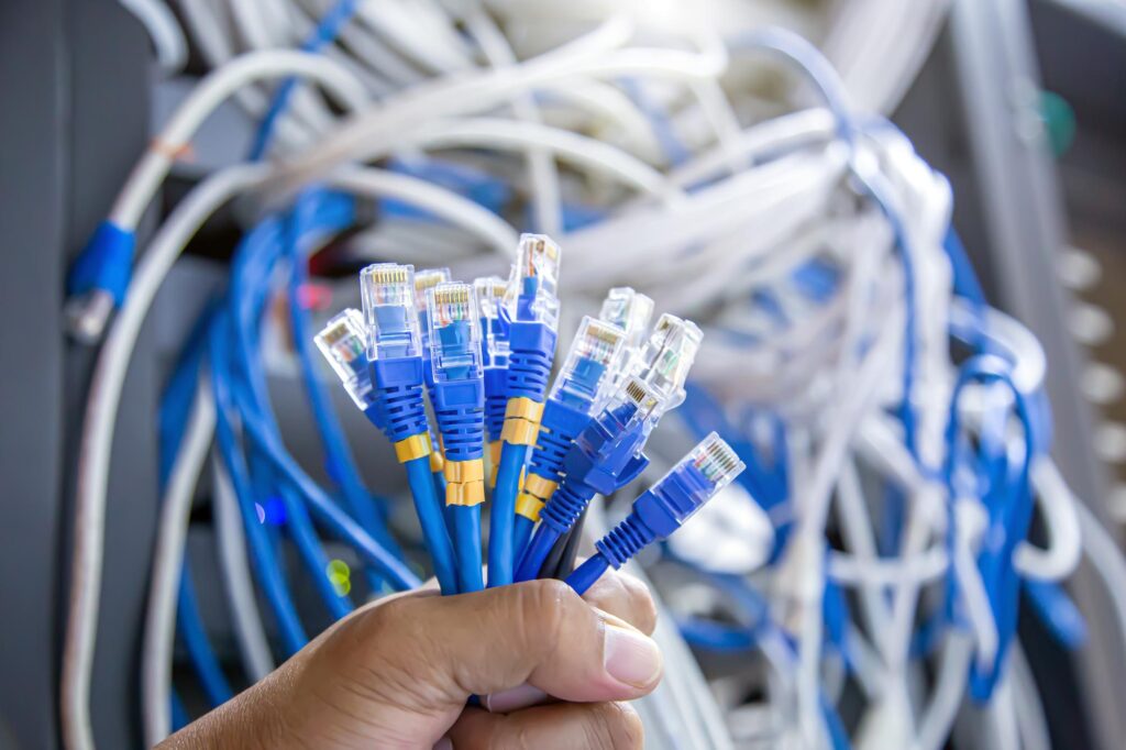 تاثیر کیفیت کابل شبکه بر عملکرد کلی شبکه چیست؟